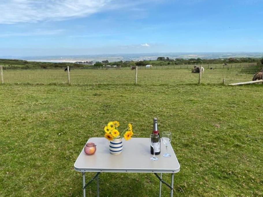 Lily Cosy Campervan With Sea Views & Amazing Sunrises St Ives  Exterior photo